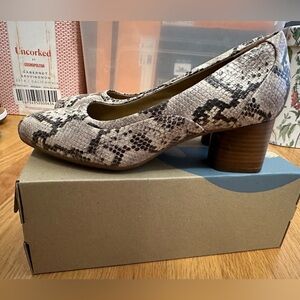 Clarks UN Unstructured Cosmo Step 9 M NEW